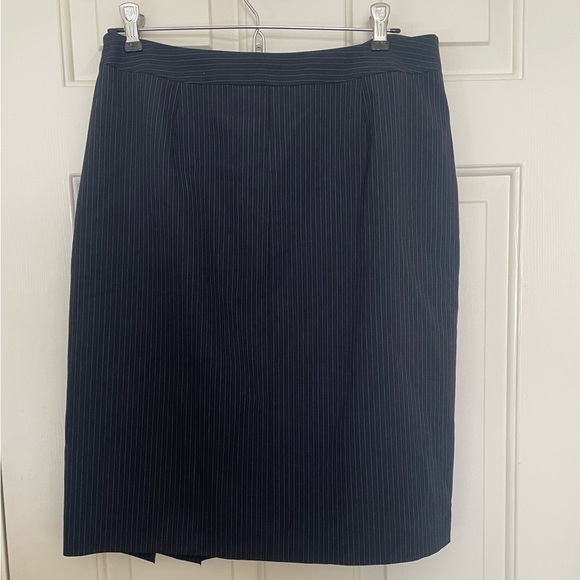 Brooks Brothers navy blue pin stripe skirt size 10 - Picture 5 of 8